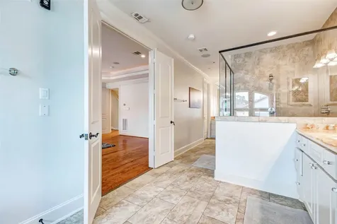5410 Valerie Street Bellaire TX 77401