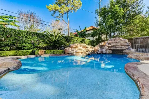 5410 Valerie Street Bellaire TX 77401