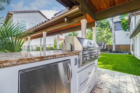 5410 Valerie Street Bellaire TX 77401