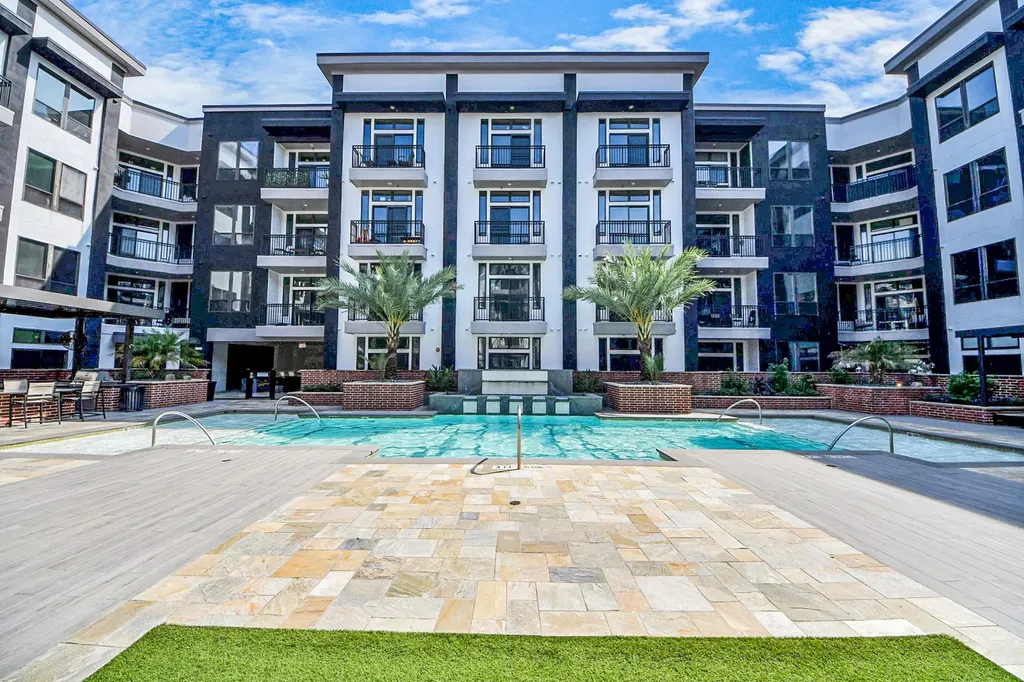 3800 Main Street 1.449 Houston TX 77002