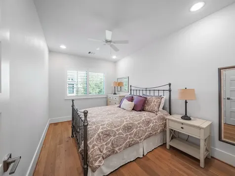 812 E 24th Street Houston TX 77009