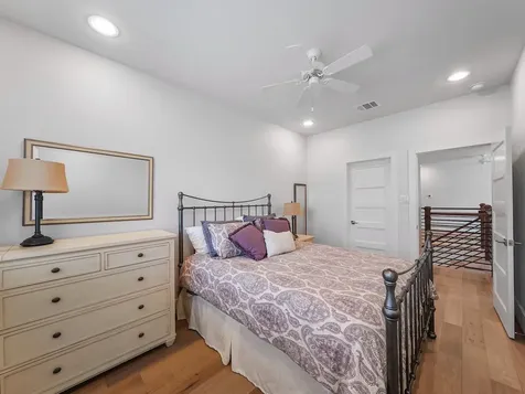 812 E 24th Street Houston TX 77009