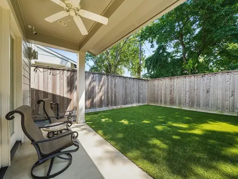 812 E 24th Street Houston TX 77009