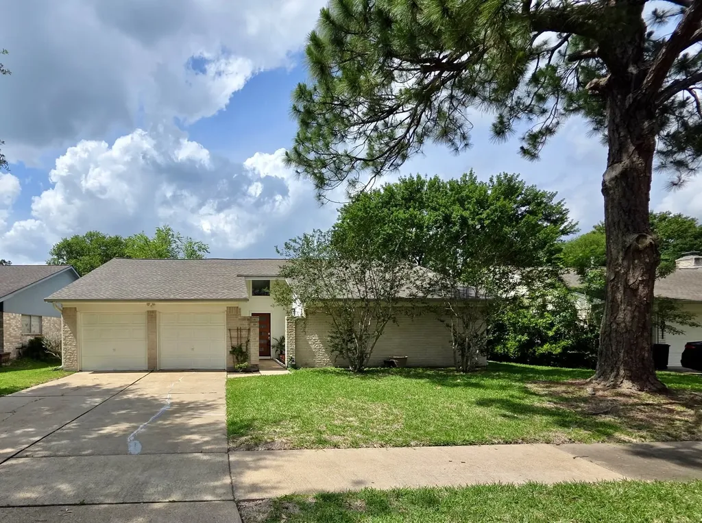 16007 Mill Point Drive Houston TX 77059