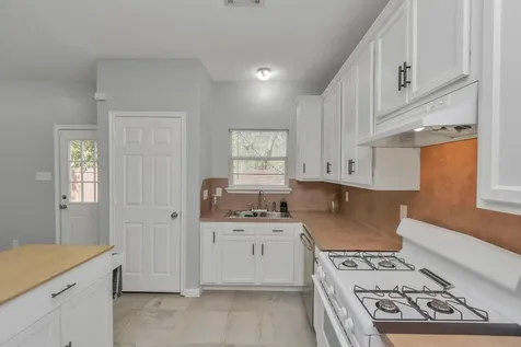 5822 Santa Bernadetta Houston TX 77017