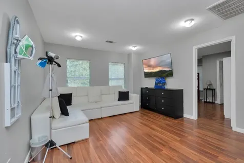 5822 Santa Bernadetta Houston TX 77017