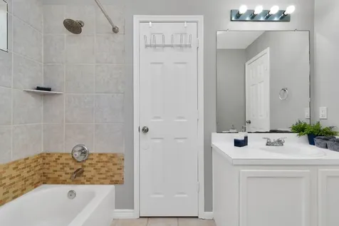 5822 Santa Bernadetta Houston TX 77017