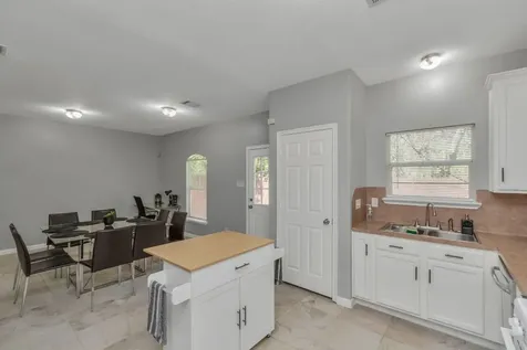 5822 Santa Bernadetta Houston TX 77017