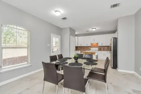 5822 Santa Bernadetta Houston TX 77017