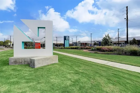 1110 W 25th Street Houston TX 77008