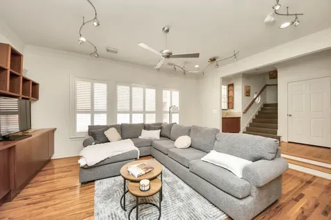 825 Rosine Street Houston TX 77019