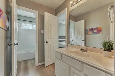 30 Rowan Tree Place The Woodlands TX 77384
