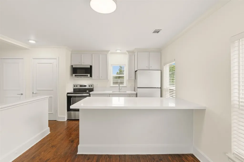 612 1/2 W Alabama Street Houston TX 77006