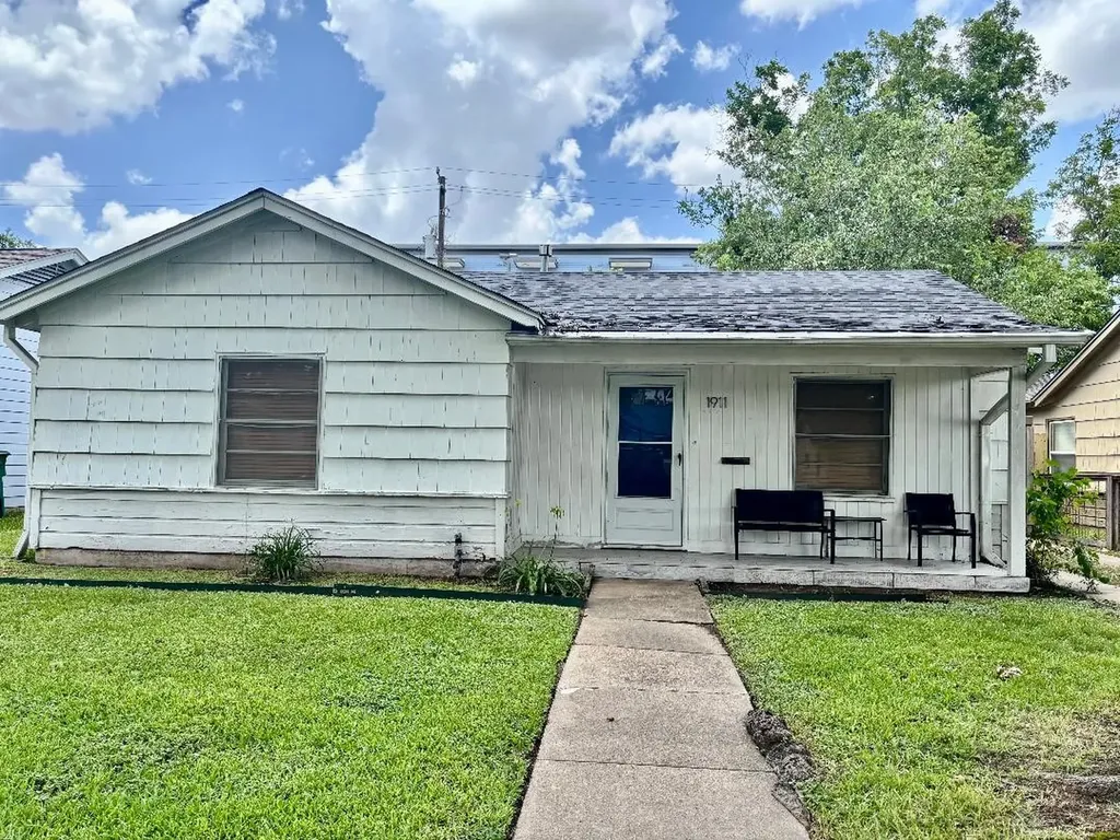1911 Tabor Street Houston TX 77009