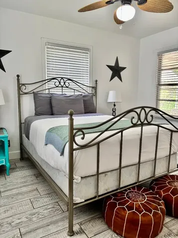 1911 Tabor Street Houston TX 77009