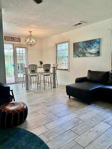 1911 Tabor Street Houston TX 77009