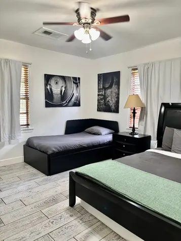 1911 Tabor Street Houston TX 77009