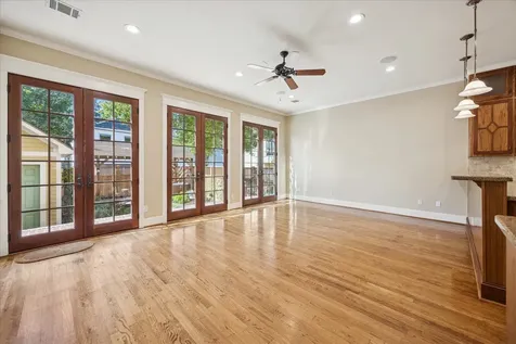 1213 Ashland Street Houston TX 77008