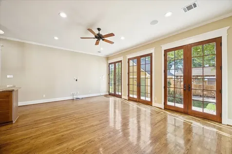 1213 Ashland Street Houston TX 77008