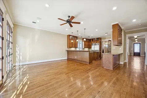 1213 Ashland Street Houston TX 77008