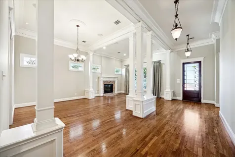 1213 Ashland Street Houston TX 77008