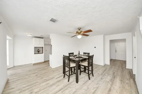 2008 Williamsburg Court N League City TX 77573