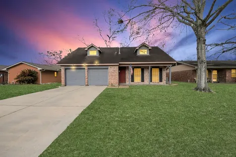2008 Williamsburg Court N League City TX 77573