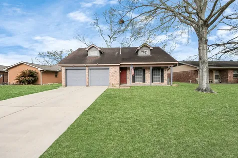 2008 Williamsburg Court N League City TX 77573