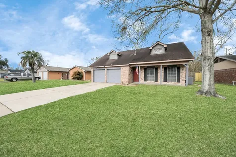 2008 Williamsburg Court N League City TX 77573