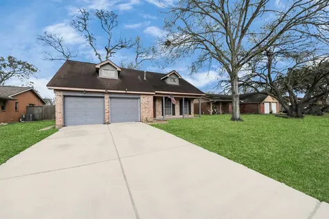 2008 Williamsburg Court N League City TX 77573