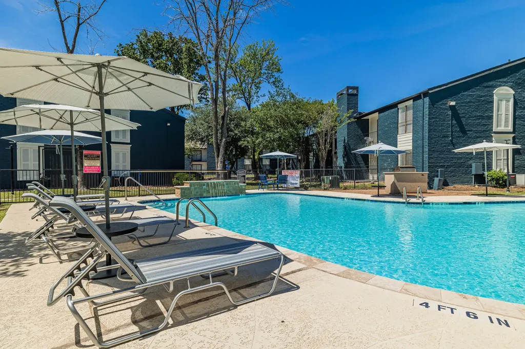 200 Hallow Tree Lane 2085-1 Houston TX 77090