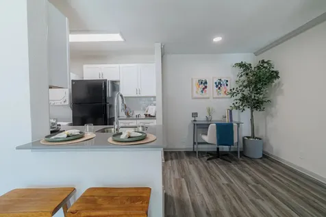200 Hallow Tree Lane 2085-1 Houston TX 77090