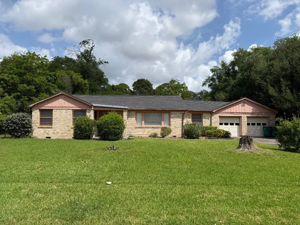 1812 Sholars Avenue Orange TX 77630
