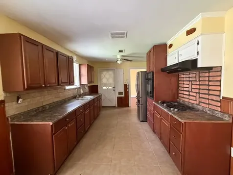1812 Sholars Avenue Orange TX 77630