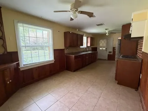 1812 Sholars Avenue Orange TX 77630
