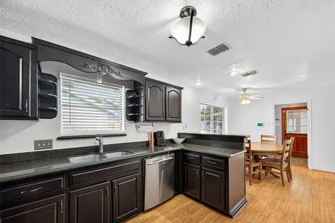 4407 Yosemite Drive Pasadena TX 77504