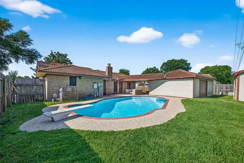 4407 Yosemite Drive Pasadena TX 77504