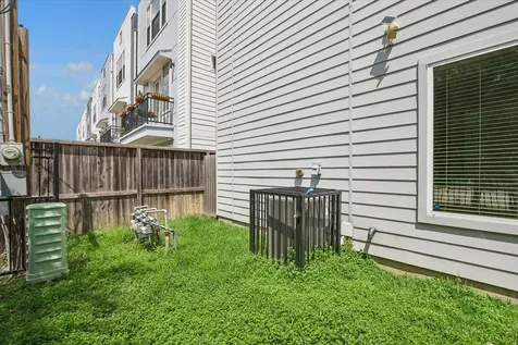 2619 Hutchins Street Houston TX 77004