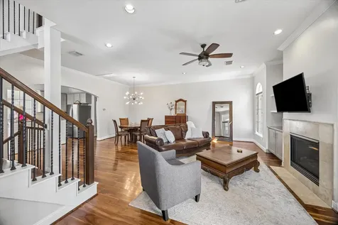 5610 Kiam Street F Houston TX 77007
