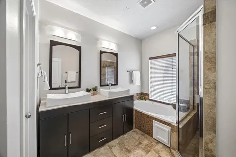 5610 Kiam Street F Houston TX 77007