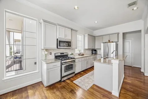 5610 Kiam Street F Houston TX 77007