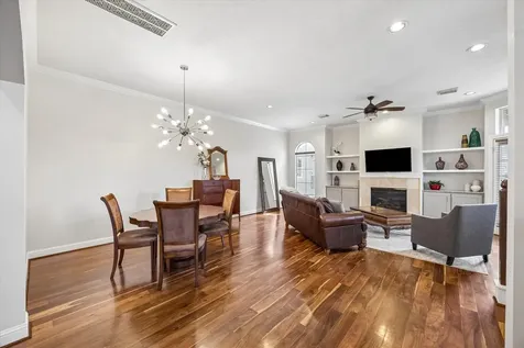 5610 Kiam Street F Houston TX 77007
