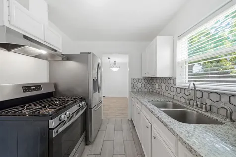 4403 Cynthia Street Bellaire TX 77401