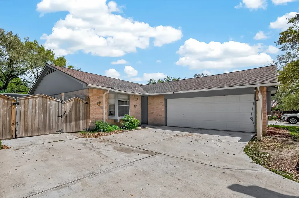 16643 Seawolf Drive Houston TX 77062