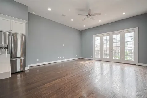 4318 E Center Street Houston TX 77007