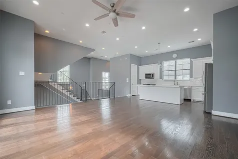 4318 E Center Street Houston TX 77007