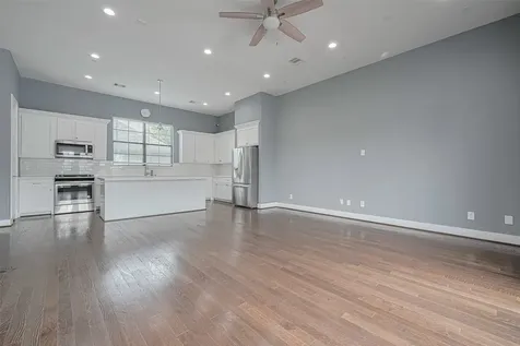 4318 E Center Street Houston TX 77007