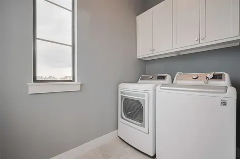 4318 E Center Street Houston TX 77007