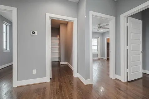 4318 E Center Street Houston TX 77007
