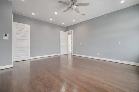 4318 E Center Street Houston TX 77007